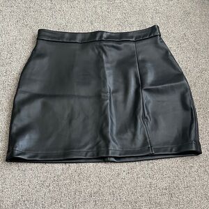 NWOT Ci Sono Black Faux Leather Pencil Skirt